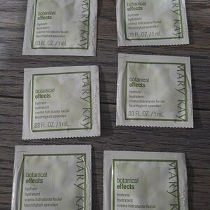 Mary Kay Botanical Effects Hydrate Facial Cream - White and Green